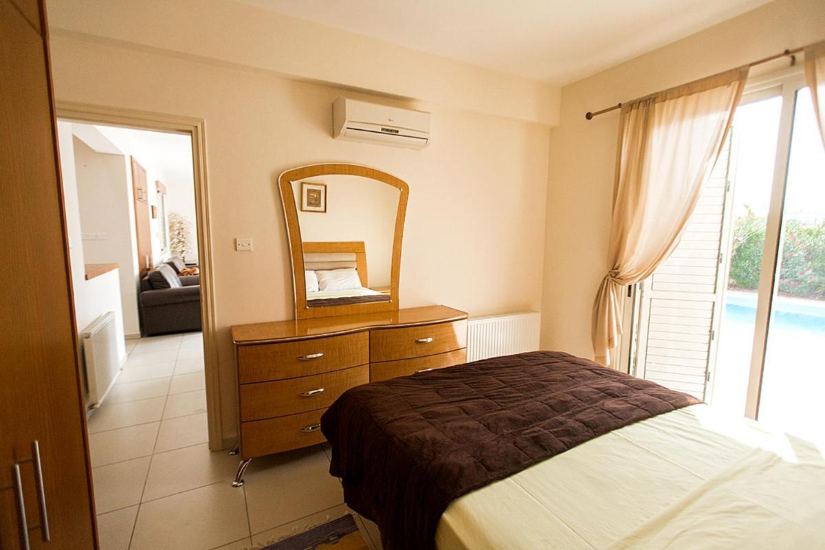 Atlantica 4 Bedroom Villa Near The Beach Protaras Exterior photo